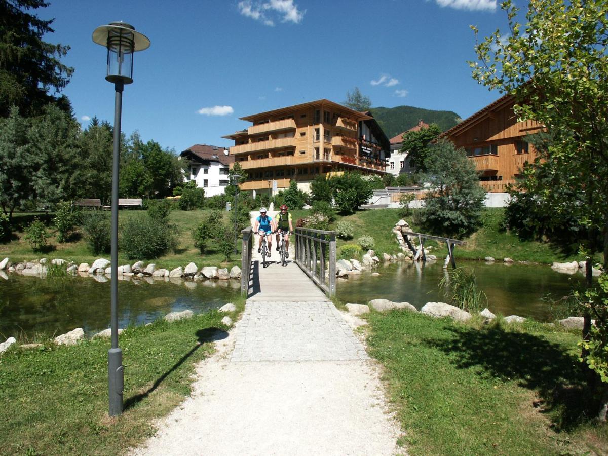 Hotel Broetz Rasùn di Sotto Exteriör bild