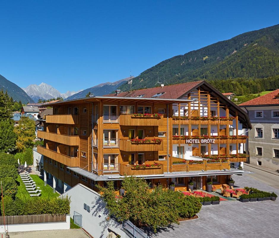 Hotel Broetz Rasùn di Sotto Exteriör bild